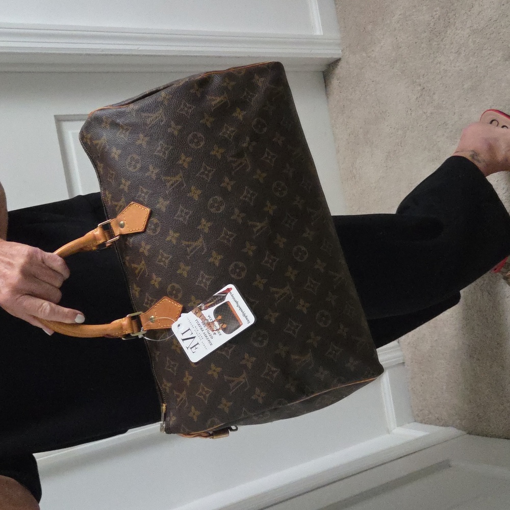 Louis Vuitton Ultra Rare 1992 Vintage Speedy40 Excellent condition lock/key #314